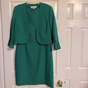 Tahari green 2 piece suit, short sleeve dress with mid ruffled sleeve.